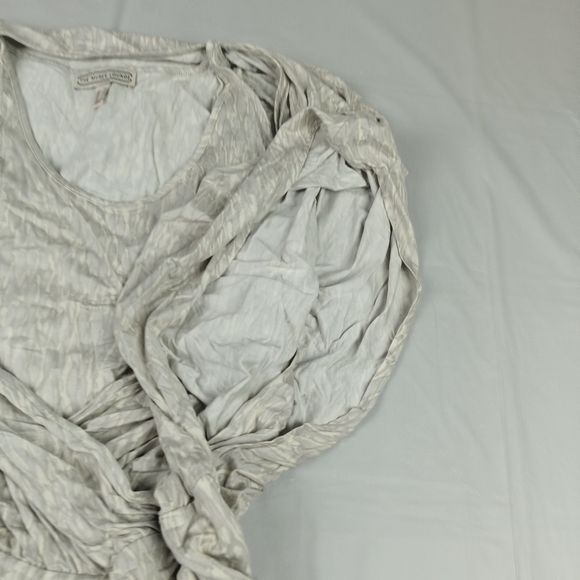 The Muses Lounge Size Medium Ivory Off Cream Gray Top Rayon Blend Faux Wrap - Picture 5 of 16